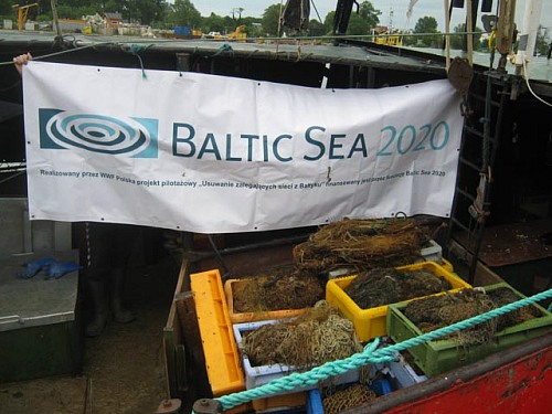 Baltic Coast, Poland
<p>Recovered lost synthetic fishing nets and ropes from the ground of the Baltic Sea stored in fishboxes<br /></p><p>archaeomare, Baltic, Baltic Sea, Drosos, fisheries, fishing gear, fishing net, fishnet, Ghostnet, litter, marine debris, marine litter, net, net gear, netgear, plastic, plastic debris, plastic litter, plastic waste, pollution, recovery, Tauwerk, trash, waste, WWF, WWF Poland</p>
Meer/Ozean, Schifffahrt/Hafen, Fischerei/Aquakultur, Verschmutzung/Müll/Altlasten, Geographie - Gemäßigt
© Wladyslaw Wojtowicz/ WWF Poland